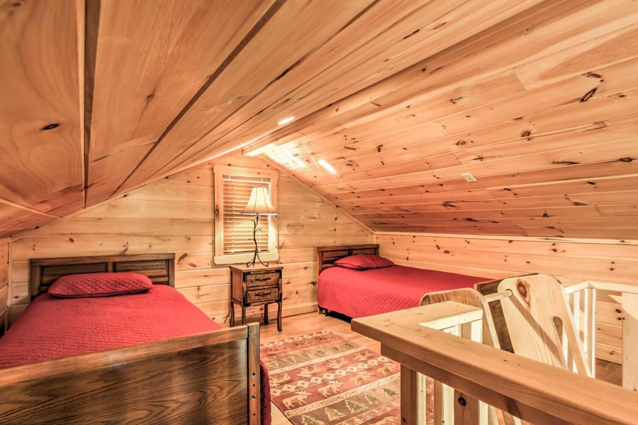 Private Sevierville Cabin With Mountain Views And Loft Екстер'єр фото
