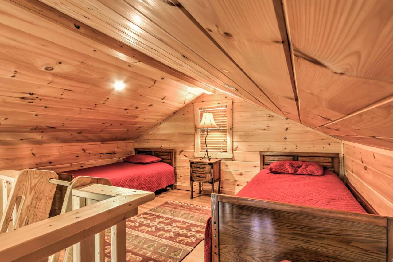 Private Sevierville Cabin With Mountain Views And Loft Екстер'єр фото