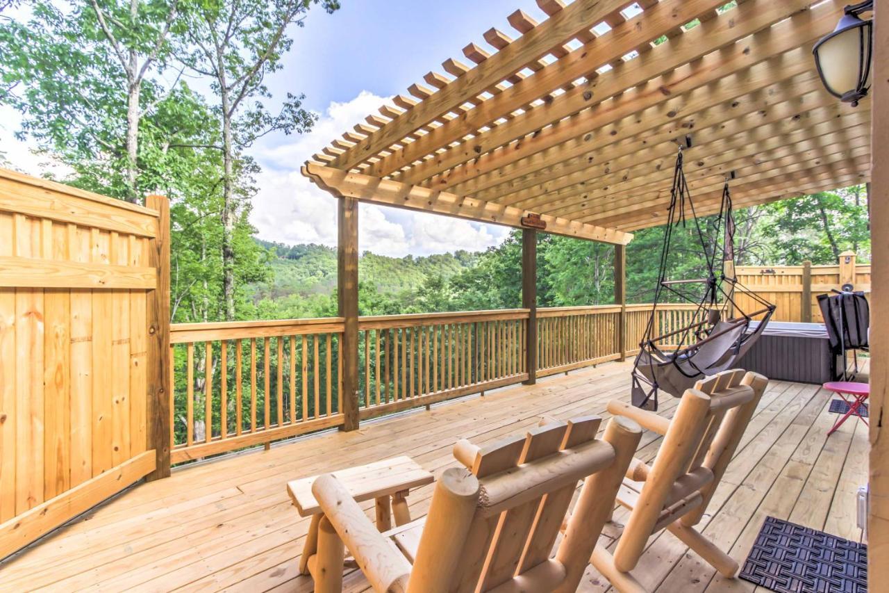 Private Sevierville Cabin With Mountain Views And Loft Екстер'єр фото